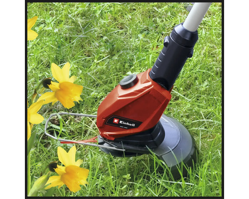 Coupe-bordures Einhell en utilisation dans le jardin