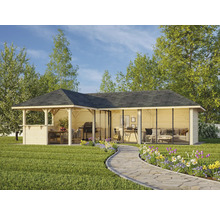 Pavillon de jardin en bois avec espace barbecue, coin repas, éléments en verre et coin salon dans le jardin