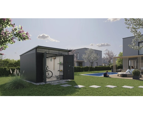 Modernes Gerätehaus im Garten mit geöffneten Türen, Rasenfläche und Pool