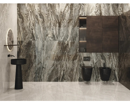 Modernes Badezimmer mit Marmorfliesen, Waschtisch, Toilette und Bidet