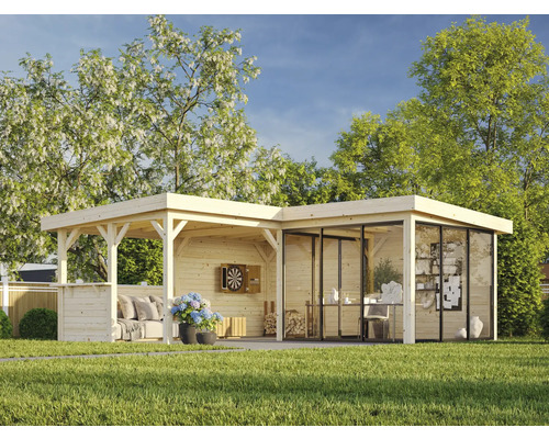 Maison de jardin en bois avec terrasse et espace fermé dans le jardin.
