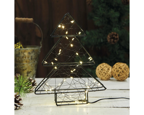 Dekorativer Weihnachtsbaum aus Draht mit Beleuchtung für eine festliche Atmosphäre