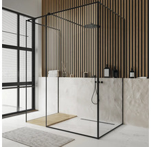 Modernes Badezimmer mit begehbarer Dusche, Holzverkleidung und schwarzem Rahmen