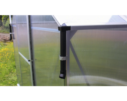 Serre avec gouttière pour le jardinage