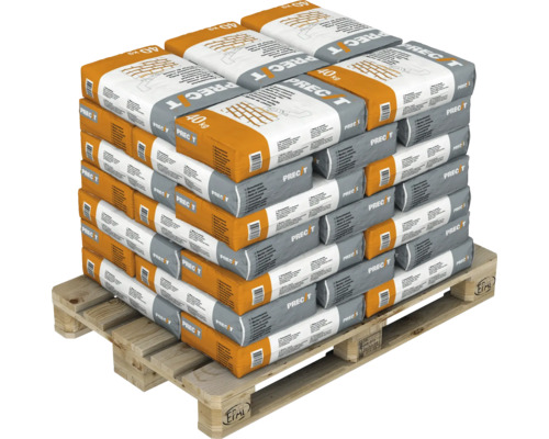 Palette avec plusieurs sacs de mortier de ciment de 40 kilogrammes chacun