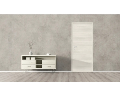 Szene mit einer Innentür und einem Sideboard im Wohnraum
