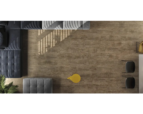 Vue de dessus : Sol aspect bois, combiné avec un canapé et des tabourets