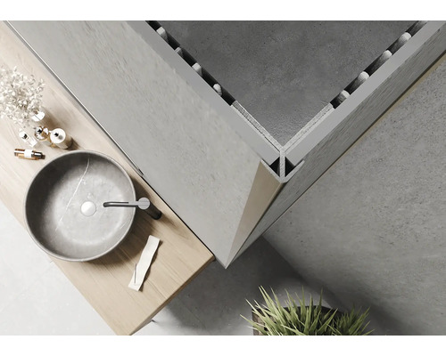 Salle de bains avec meuble-lavabo, vasque à poser et receveur de douche