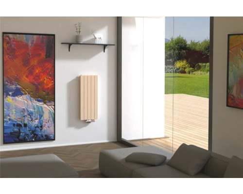 Salon avec radiateur plat au mur