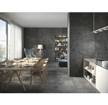 Salon moderne avec table à manger, chaises et carrelage gris au sol et au mur