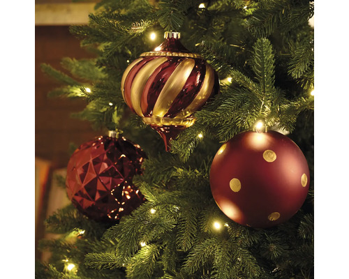Arbre de Noël décoré de boules de Noël et de lumières