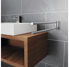 Badezimmer Waschbecken mit schwenkbarem Handtuchhalter