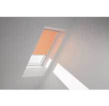 Fenêtre de toit avec store occultant orange