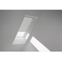Dachfenster mit Jalousie zur Lichtregulierung