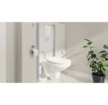 Modernes Badezimmer mit wandhängendem WC, Spülkasten und Grohe Logo.