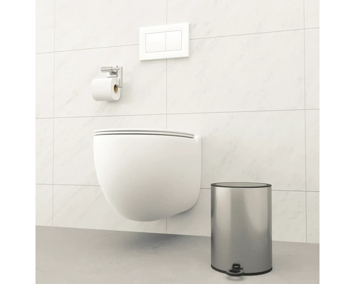 WC suspendu, support de papier toilette, plaque de commande et poubelle à pédale dans une salle de bains.