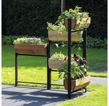 Blumenständer mit Pflanzenkästen aus Holz und Metall im Garten