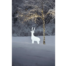 Dekorativer Hirsch und Baum mit Lichterketten im Schnee