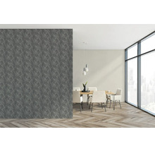 Salle à manger moderne avec papier peint gris et parquet