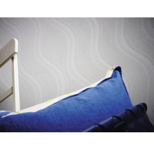 Papier peint avec motif ondulé dans la pièce