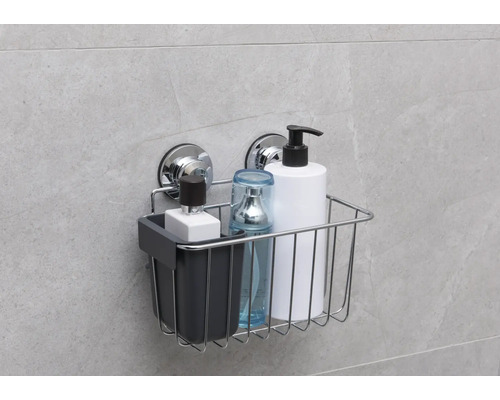 Duschablage mit Saugnapfbefestigung und verschiedenen Badartikeln.