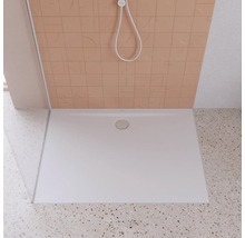 Weisse Duschwanne mit Ablauf in Badezimmer