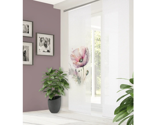 Panneau japonais décoratif avec motif floral dans une pièce à vivre