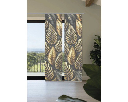 Schiebegardine mit Blattmuster vor einer Terrassentür