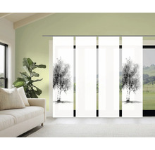 Raumansicht mit Schiebegardinen mit Baumdruck