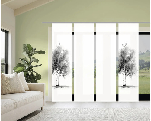 Raumansicht mit Schiebegardinen mit Baumdruck