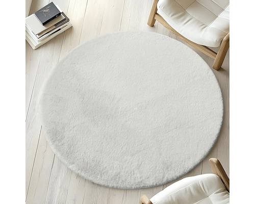 Tapis rond et doux dans un intérieur