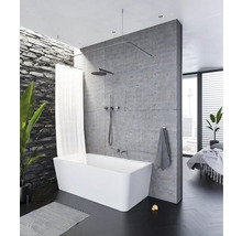 Salle de bain moderne avec baignoire îlot, rideau de douche et murs gris