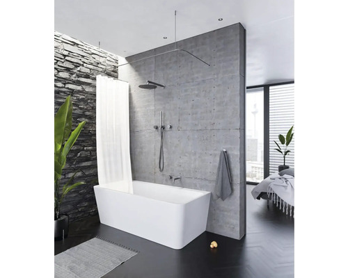Salle de bain moderne avec baignoire îlot, rideau de douche et murs gris