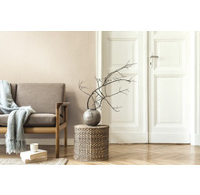 Séjour avec canapé, table d'appoint, décoration et parquet