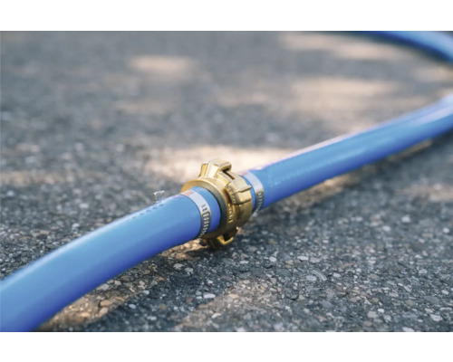Tuyau d'arrosage bleu avec raccord en laiton et collier de serrage