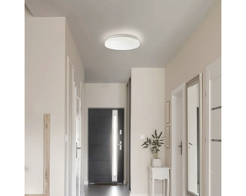 Couloir avec plafonnier