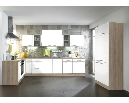 Cuisine moderne avec armoires blanches et détails en bois pour une ambiance lumineuse et spacieuse.