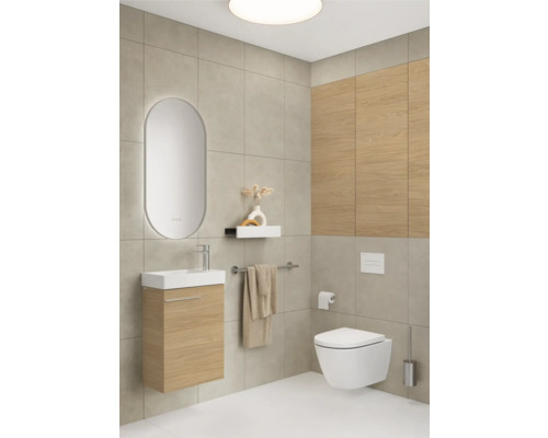 Salle de bains moderne avec lavabo, miroir, WC suspendu et porte-serviettes