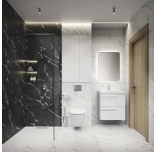 Modernes Badezimmer mit Dusche, Toilette, Waschbecken und Spiegelschrank