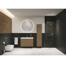 Modernes Badezimmer mit Waschtisch, Spiegelschrank, Toilette und Dusche