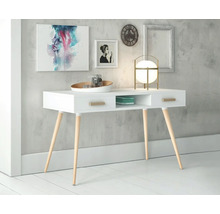 Weisser Schreibtisch mit Holzbeinen, Schubladen und Ablagefach unter Kunst, Uhr und Lampe