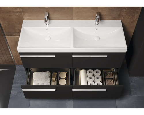 Meuble-lavabo double avec meuble bas, tiroirs ouverts et accessoires de salle de bain.