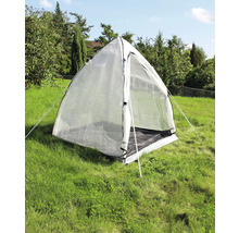 Serre sur une pelouse