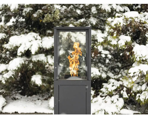 Cheminée à éthanol d'extérieur avec entourage en verre et flamme