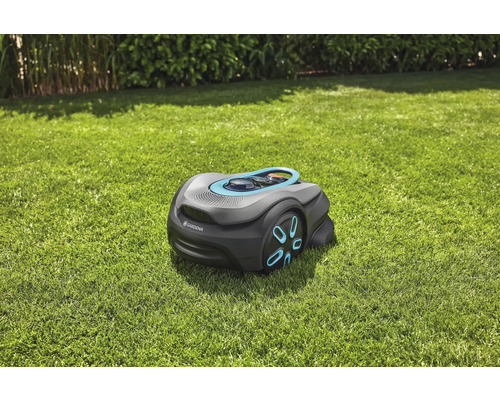Gardena Mähroboter auf Rasen