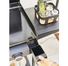 Vue détaillée d'un poste de grillade avec tiroir, élément de commande et panier de rangement