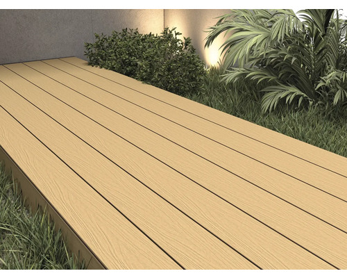 Terrassendielen aus Holzverbundwerkstoff im Aussenbereich