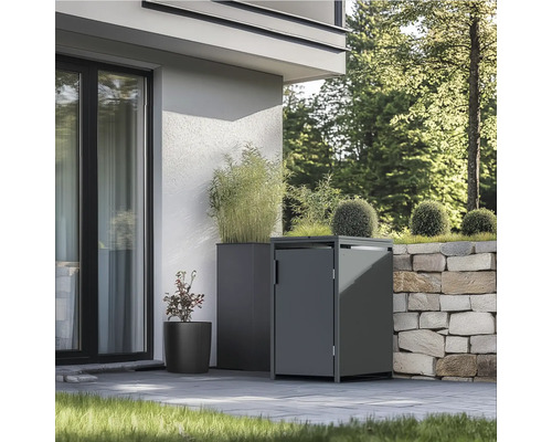 Cache-poubelle sur une terrasse avec des plantes