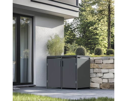 Double armoire à outils en métal sur une terrasse