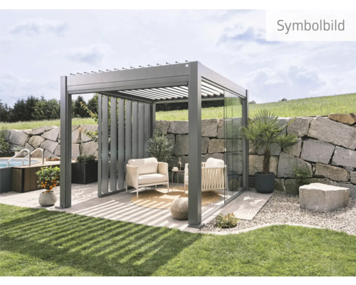 Terrasse mit Pavillon, Sitzmöbeln und Steingarten